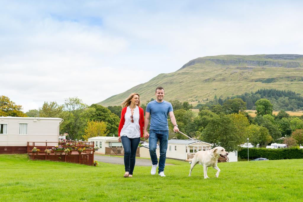 Campsie Glen Holiday Park Fintry Exterior foto